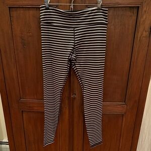 Black & White Striped Leggings, size M
